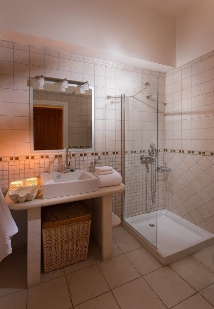 Aneli-Villa-Anastasia-Bedroom-2-Ensuite-bathroom