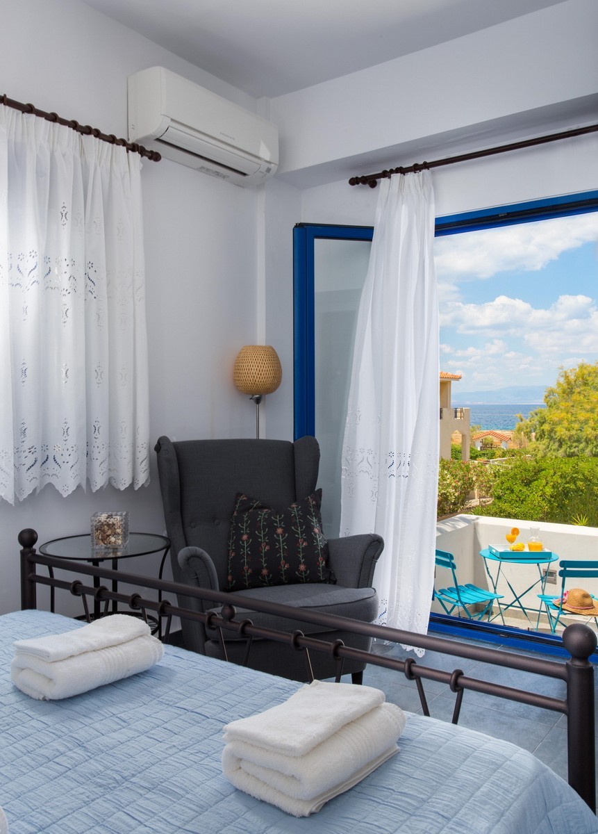 Aneli-Villa-Aegina-Bedroom-1-(4)