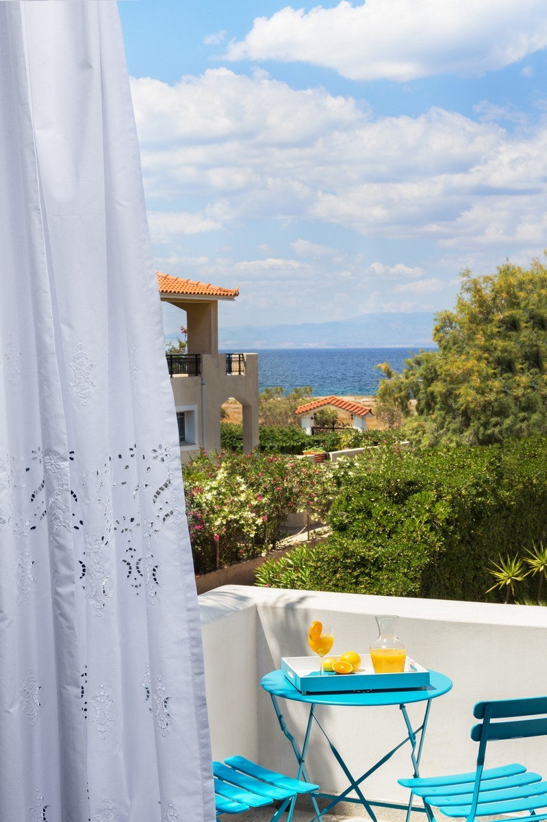 Aneli-Villa-Aegina-Bedroom-1-Balcony