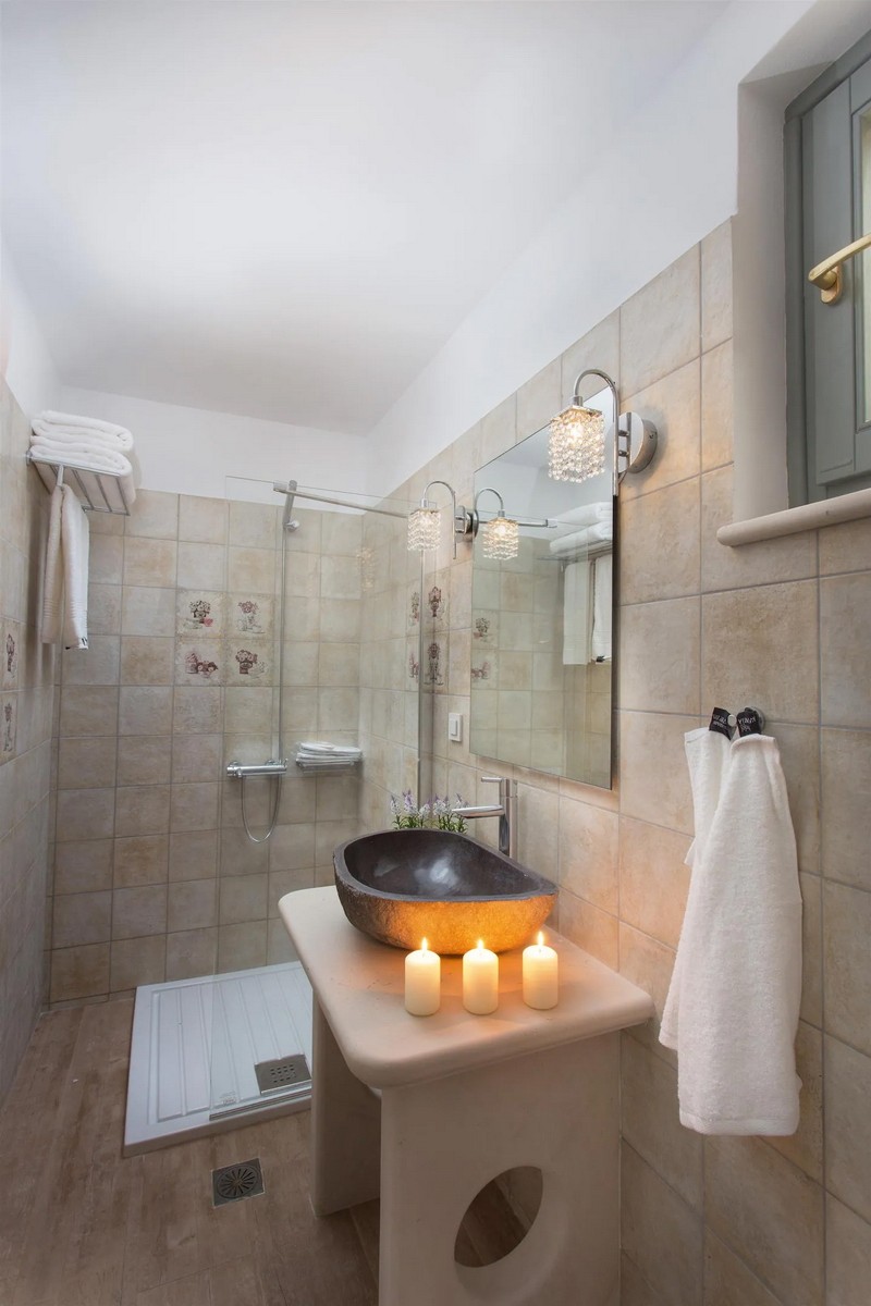 Aneli-Villa-Elissavet-Bedroom-2-En-suite-bathroom